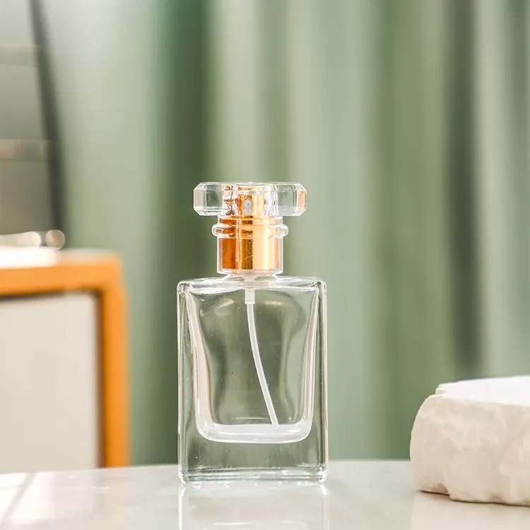Transparent color has more depth and texture, 30ml is lightweight and easy to carry.