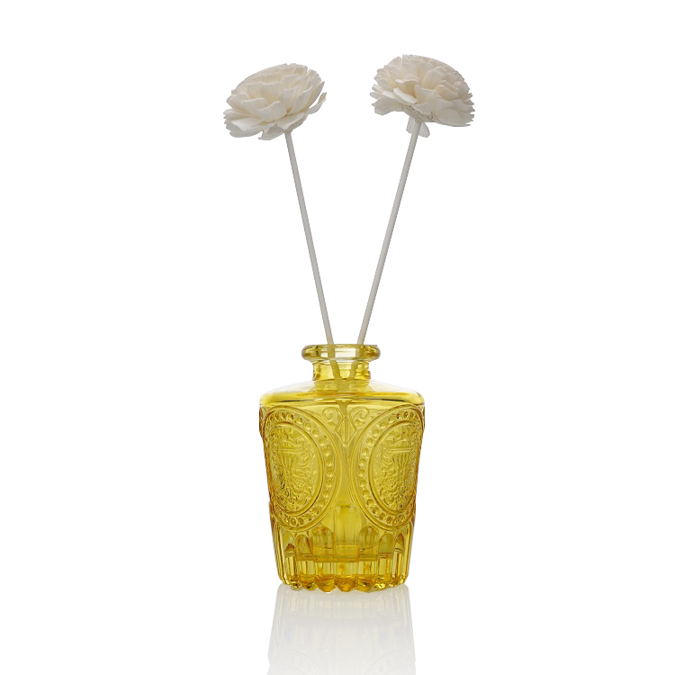 China 150ml Yellow Color Embossed Aromatherapy Glass Bottle Factory & Wholesaler | Glint Featured Image
